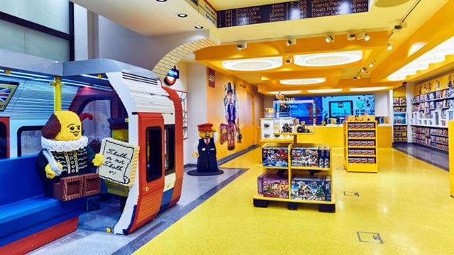 lego store canal walk